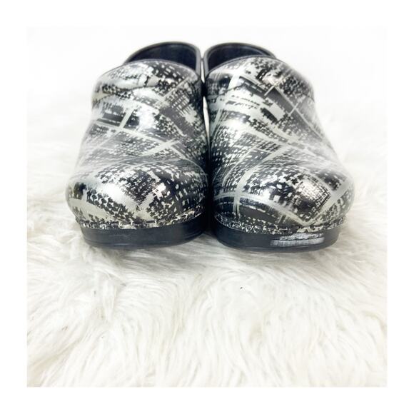 Dansko 37 7 US Black/Silver Womens Leather Block Print Professional Comfort Clog - Picture 9 of 16